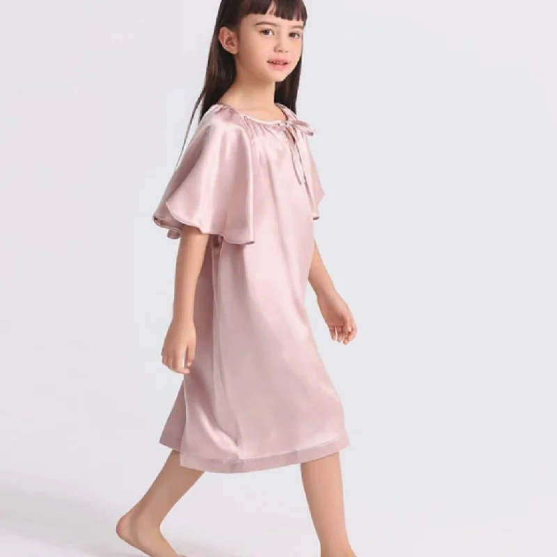 Bat-sleeved nightdress for girls