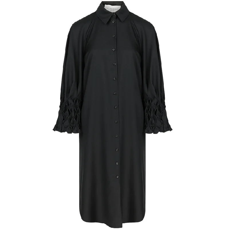 BLACK WOOL DRESS WITH SMOCK DETAILS